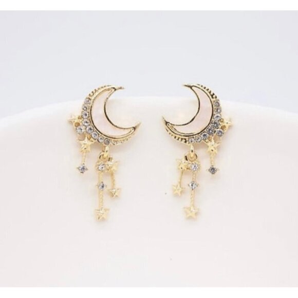 NWT 14K Gold Plated Star & Moon Sparkly Dangly Stud Earrings Women's - Picture 5 of 13